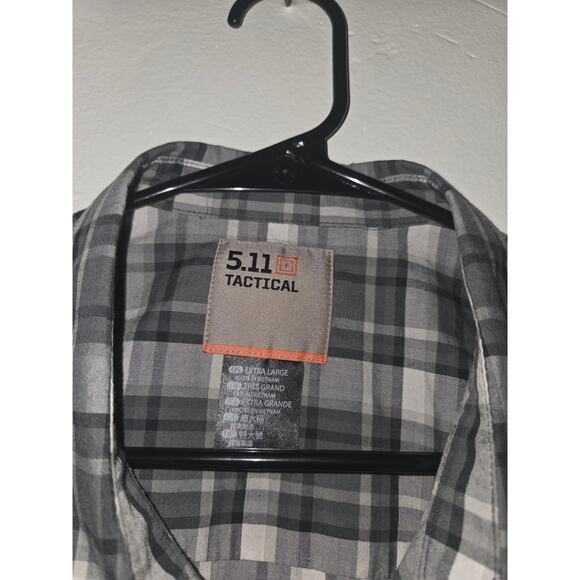 Set of 2 Mens 5.11 Brand Button Down XL - Picture 2 of 6